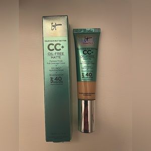 IT Cosmetics CC+ Cream Oil-Free Matte Full-Coverage Foundation with SPF 40